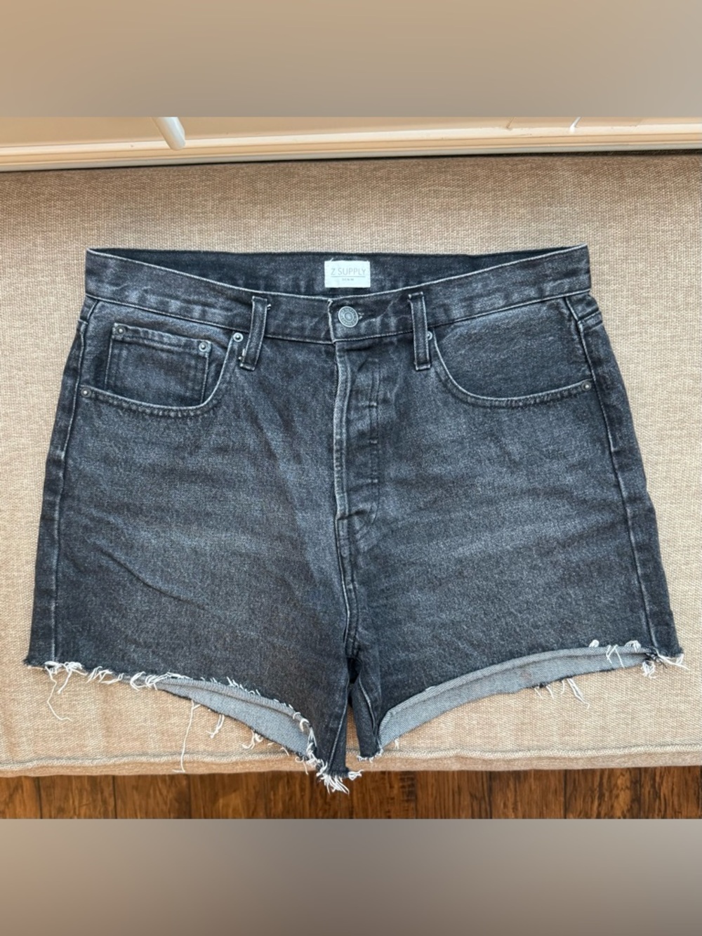 Z Supply Black Washed High-Rise Denim Cut-Off Shorts Womens 29